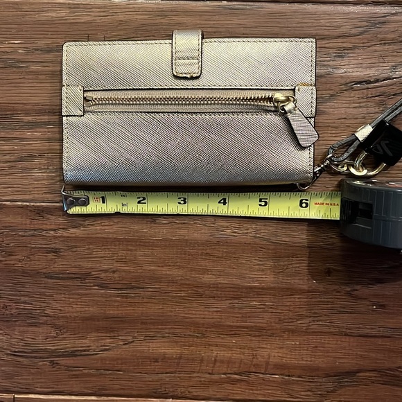 Henri Bendel Gold Metallic Wristlet Wallet - Picture 5 of 7